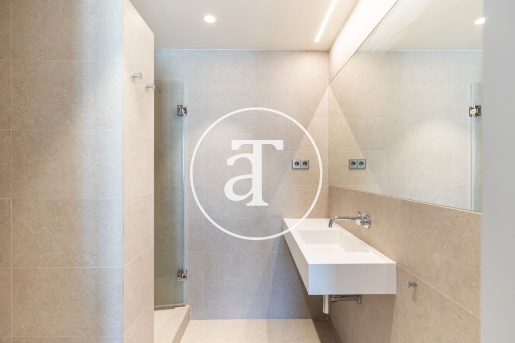Appartement à louer avec 2 chambres, 2 salles de bains et balcon à Sarriá - Sant Gervasi 17