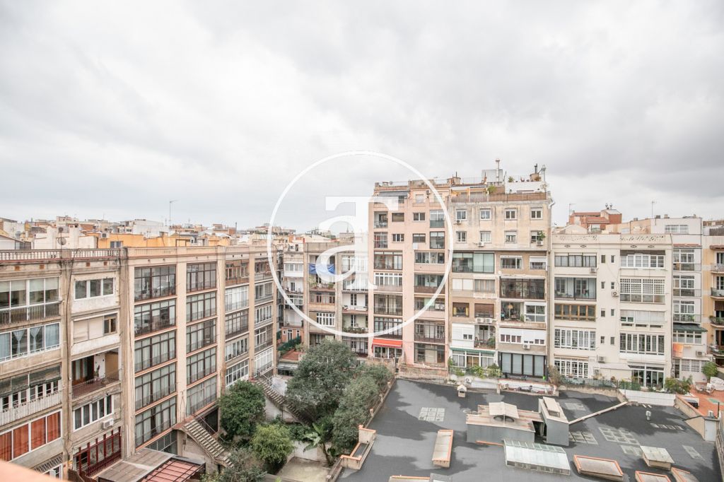 Ático de alquiler temporal de 1 habitación con fabulosa terraza privada en Paseo Sant Joan 6