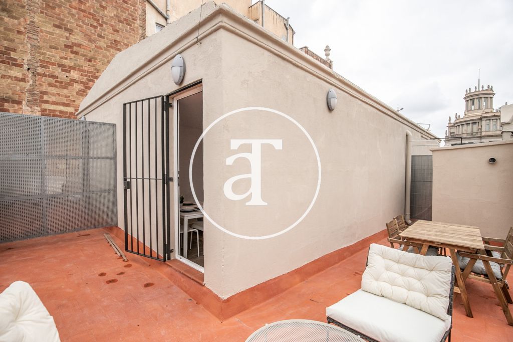 Ático de alquiler temporal de 1 habitación con fabulosa terraza privada en Paseo Sant Joan 4