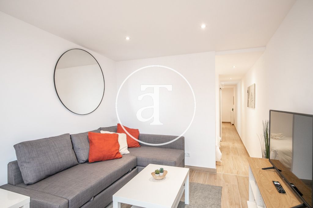 Ático de alquiler temporal de 1 habitación con fabulosa terraza privada en Paseo Sant Joan 8