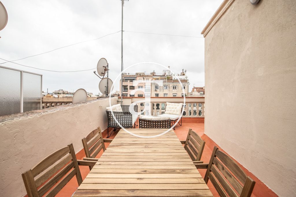 Ático de alquiler temporal de 1 habitación con fabulosa terraza privada en Paseo Sant Joan 5