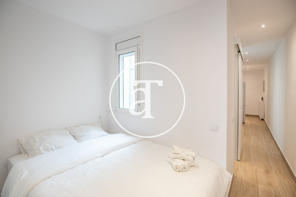 Ático de alquiler temporal de 1 habitación con fabulosa terraza privada en Paseo Sant Joan 22
