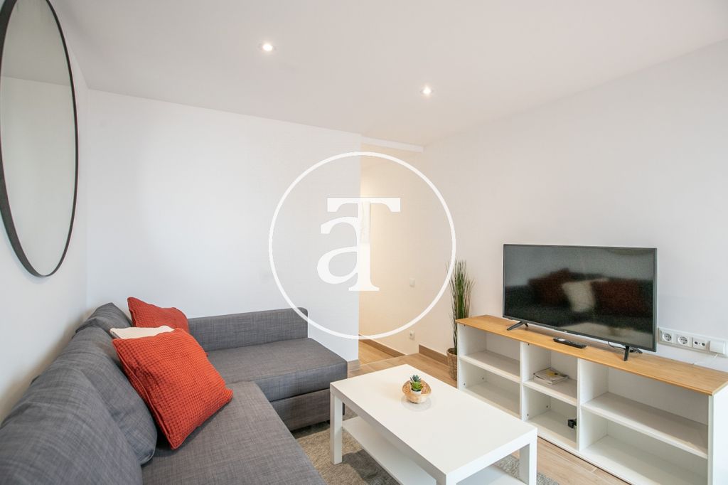 Ático de alquiler temporal de 1 habitación con fabulosa terraza privada en Paseo Sant Joan 9