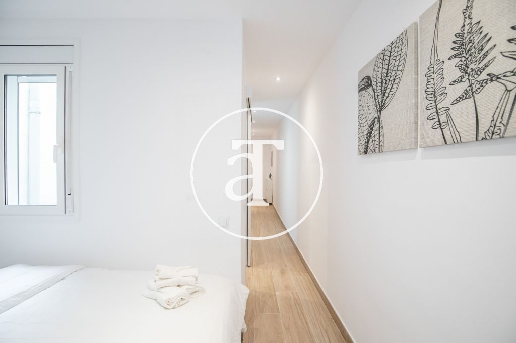 Ático de alquiler temporal de 1 habitación con fabulosa terraza privada en Paseo Sant Joan 23