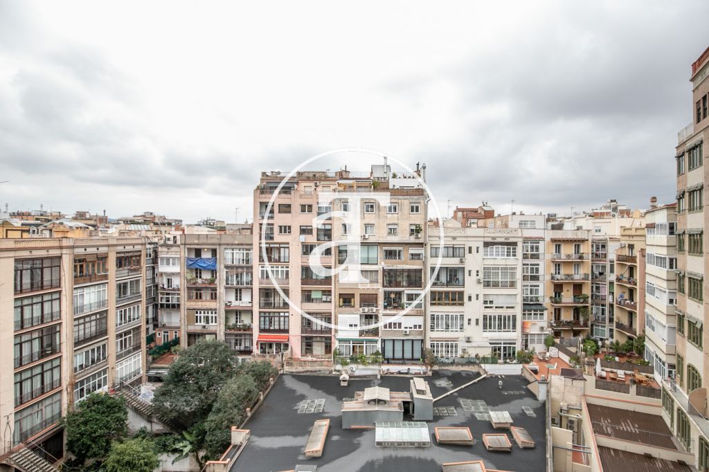 Monthly rental penthouse with 1 bedroom and amazing private terrace on Paseo Sant Joan 17