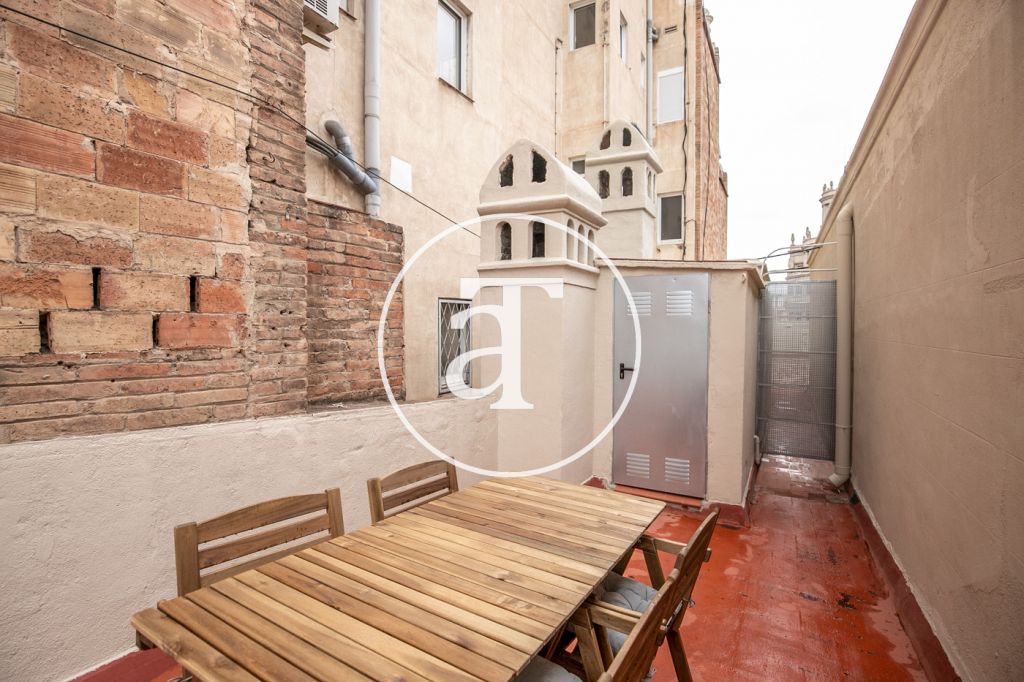 Monthly rental penthouse with 1 bedroom and amazing private terrace on Paseo Sant Joan 7