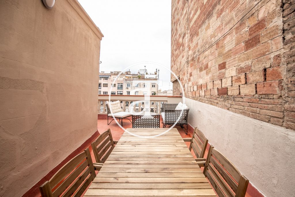 Monthly rental penthouse with 1 bedroom and amazing private terrace on Paseo Sant Joan 6
