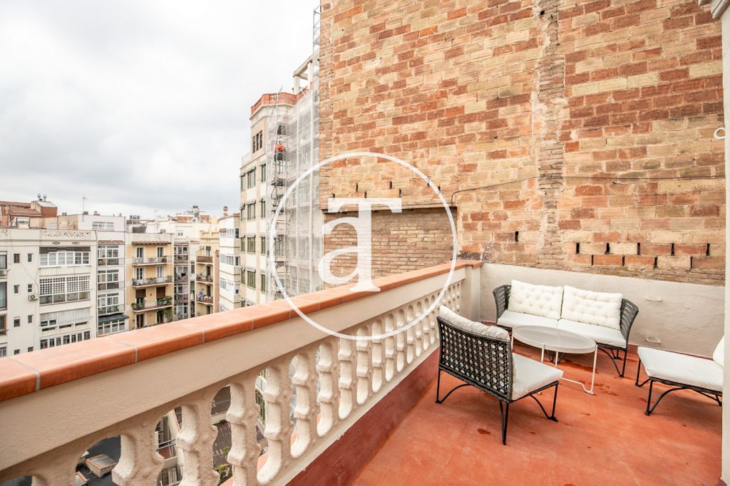 Monthly rental penthouse with 1 bedroom and amazing private terrace on Paseo Sant Joan 3