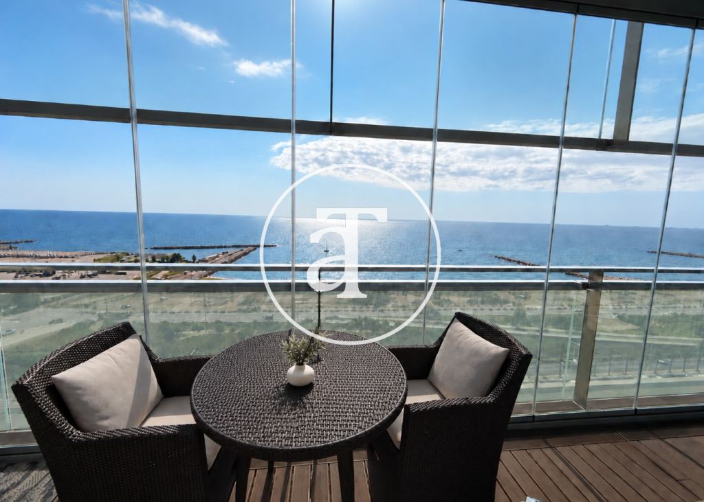 Monthly rental apartment with 3 bedrooms and 2 bathrooms, terrace with gym equipment and sea views in Sant Martí 9