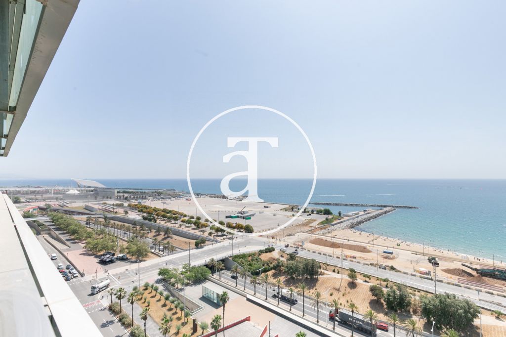 Monthly rental apartment with 3 bedrooms and 2 bathrooms, terrace with gym equipment and sea views in Sant Martí 6