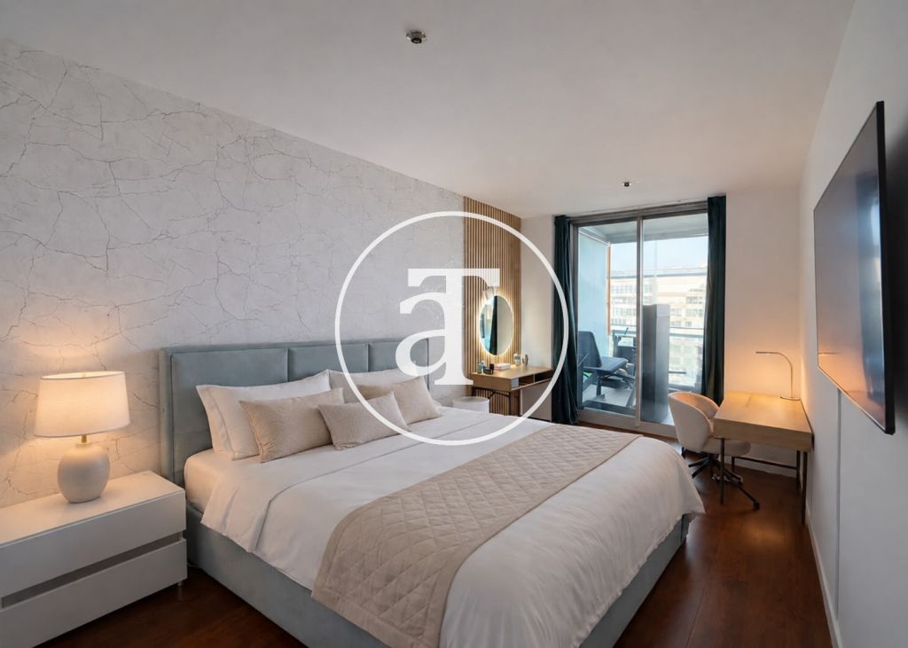 Monthly rental apartment with 3 bedrooms and 2 bathrooms, terrace with gym equipment and sea views in Sant Martí 16