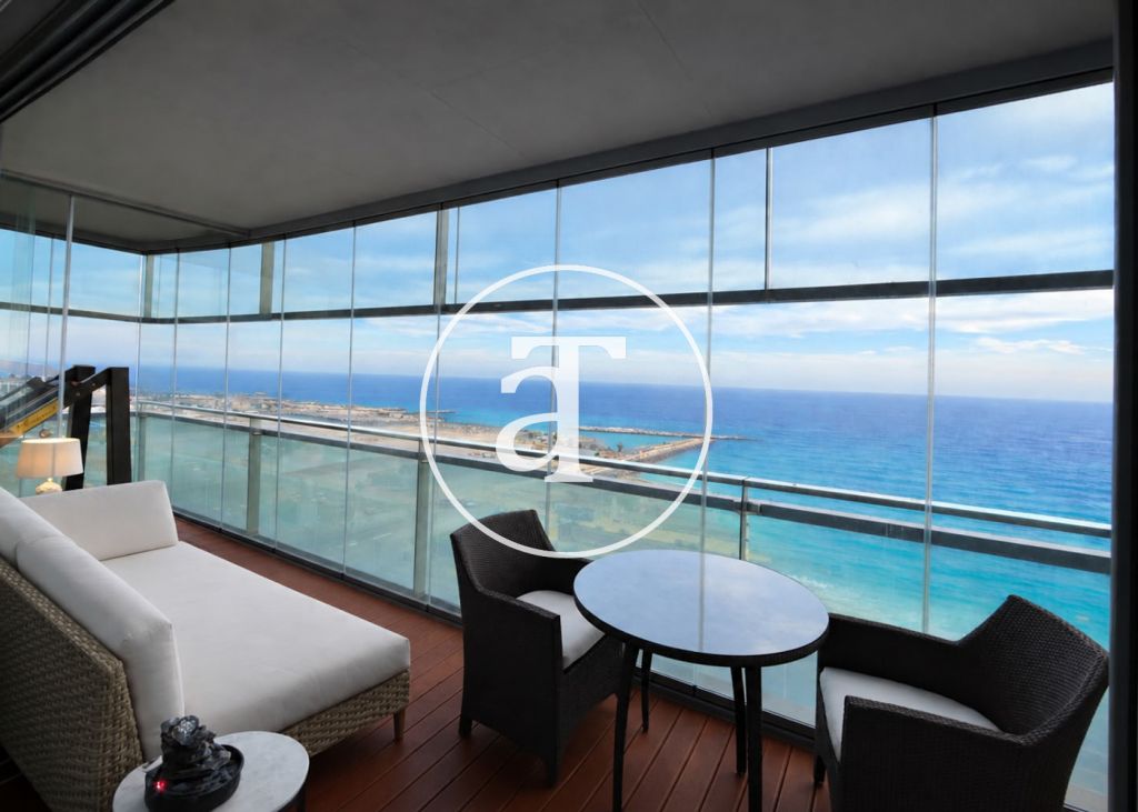 Monthly rental apartment with 3 bedrooms and 2 bathrooms, terrace with gym equipment and sea views in Sant Martí 3