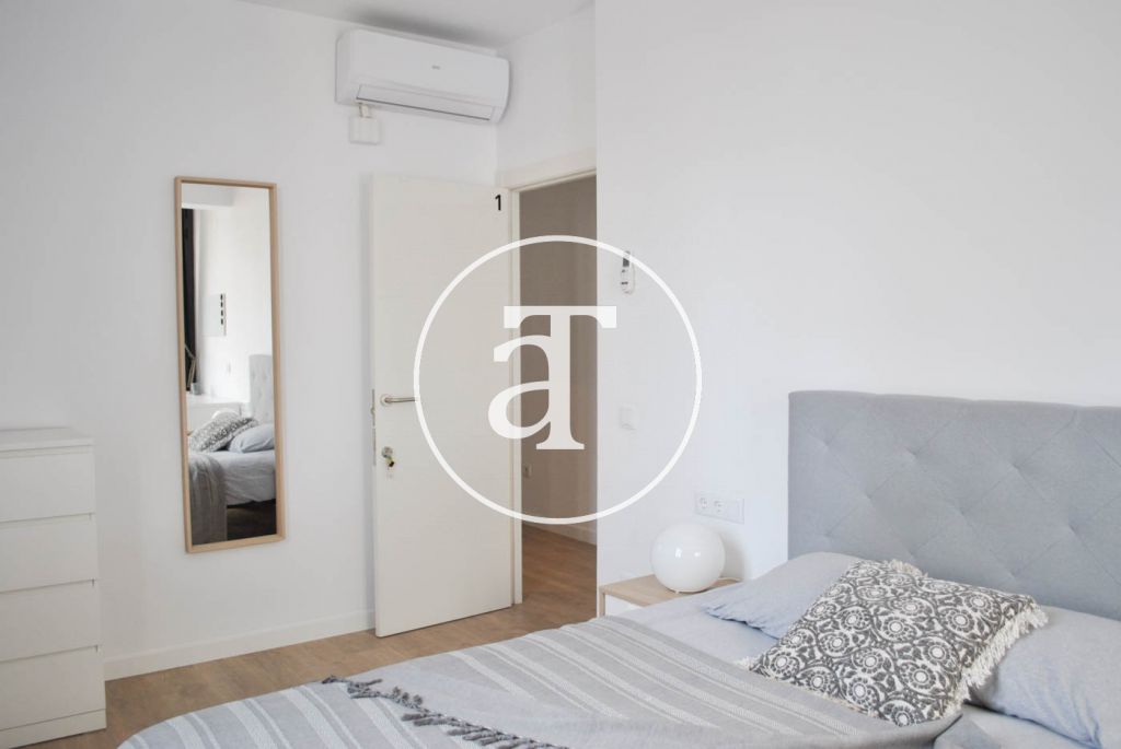 Monthly rental apartment with 3 bedrooms and terrace well communicated with Barcelona 34