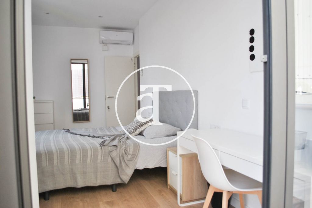 Monthly rental apartment with 3 bedrooms and terrace well communicated with Barcelona 26