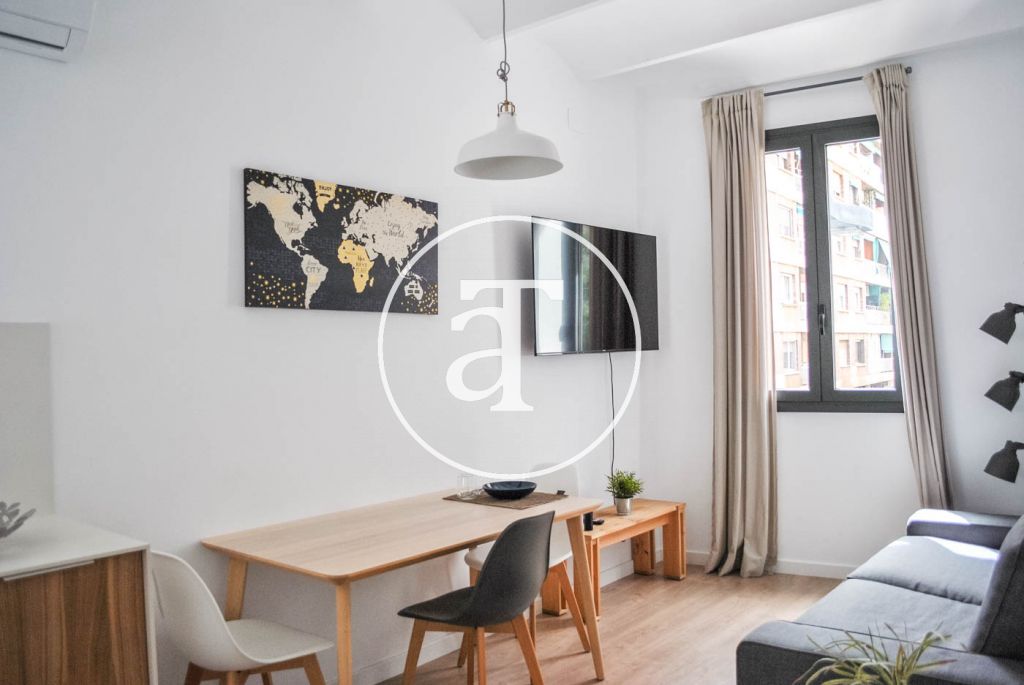 Monthly rental apartment with 3 bedrooms and terrace well communicated with Barcelona 7