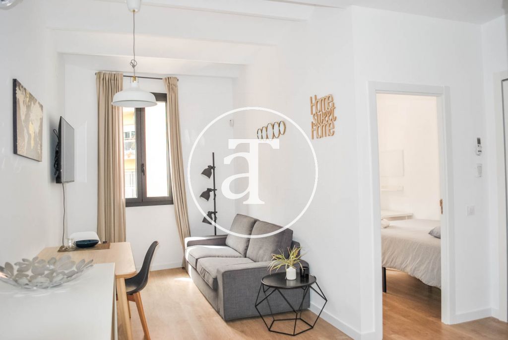 Monthly rental apartment with 3 bedrooms and terrace well communicated with Barcelona 12