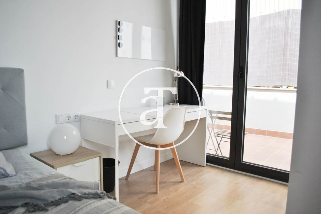 Monthly rental apartment with 3 bedrooms and terrace well communicated with Barcelona 27