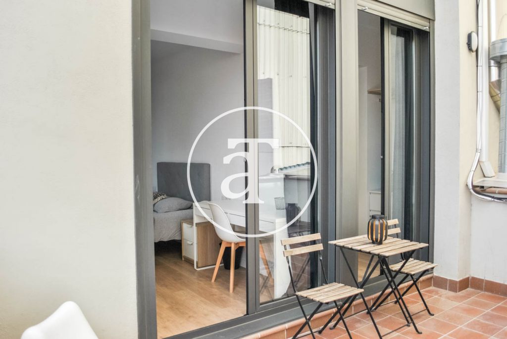 Monthly rental apartment with 3 bedrooms and terrace well communicated with Barcelona 23