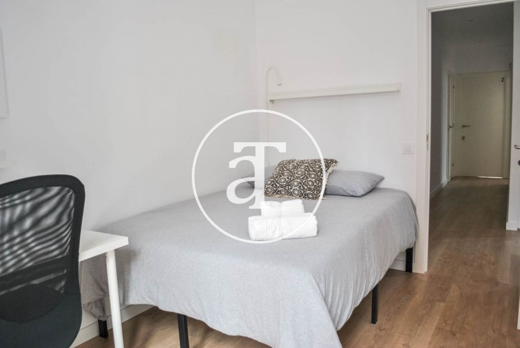 Monthly rental apartment with 3 bedrooms and terrace well communicated with Barcelona 14