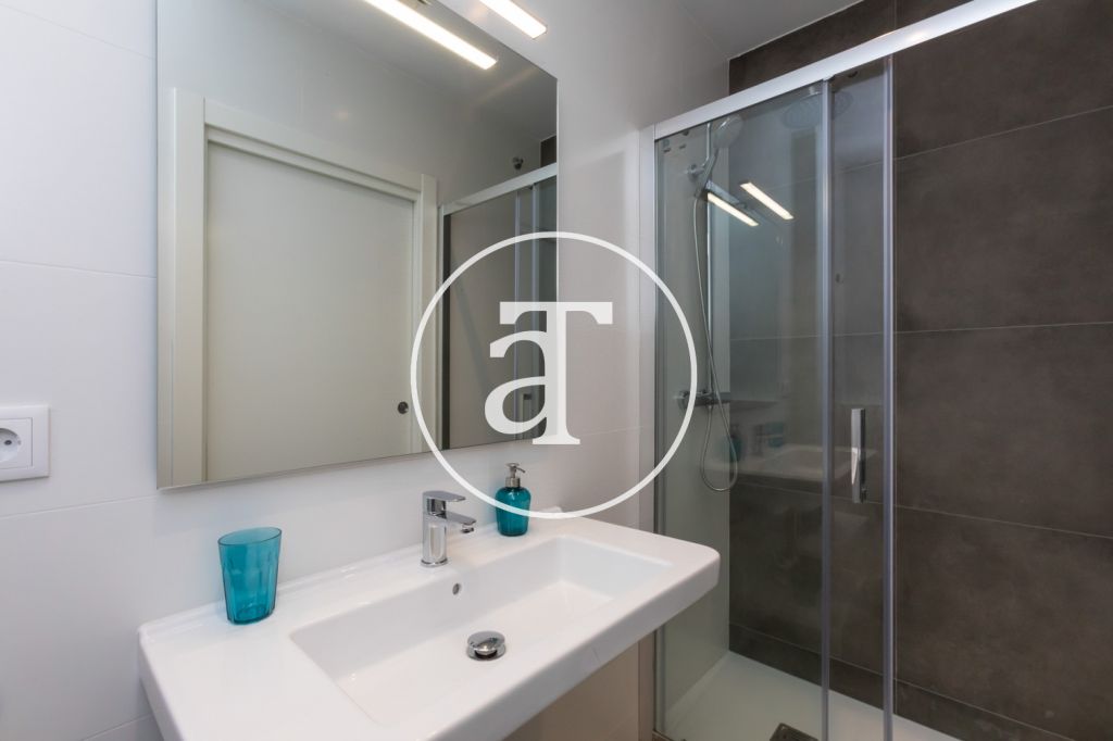 Temporary rental apartment with 2 bedrooms and terrace in Hospitalet de Llobregat 32
