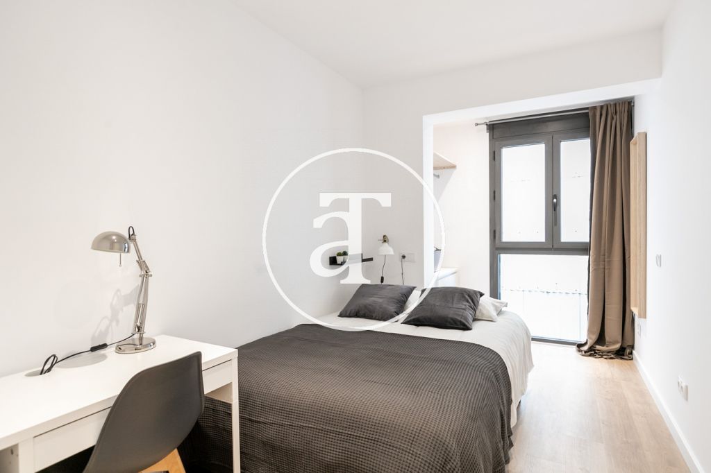 2-bedroom apartment for short-term rental, well connected to Barcelona 18