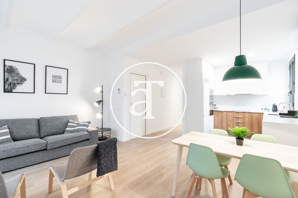 2-bedroom apartment for short-term rental, well connected to Barcelona 2