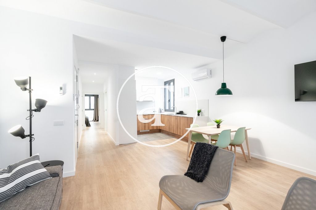 2-bedroom apartment for short-term rental, well connected to Barcelona