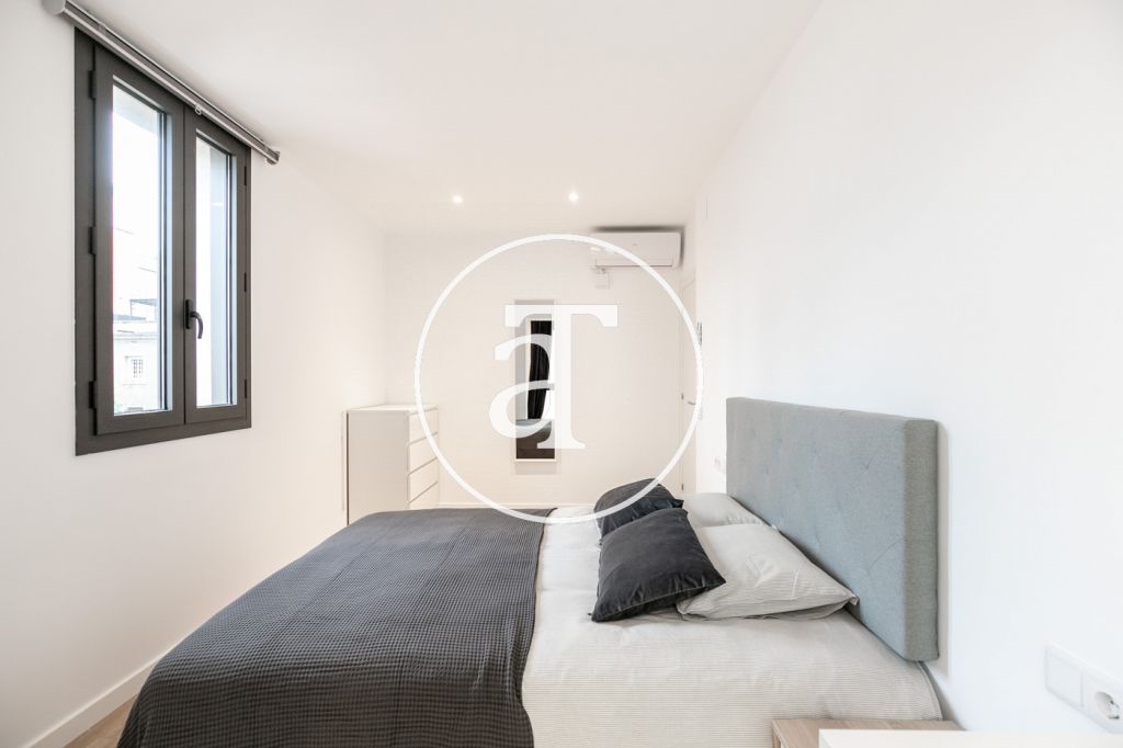 2-bedroom apartment for short-term rental, well connected to Barcelona 15