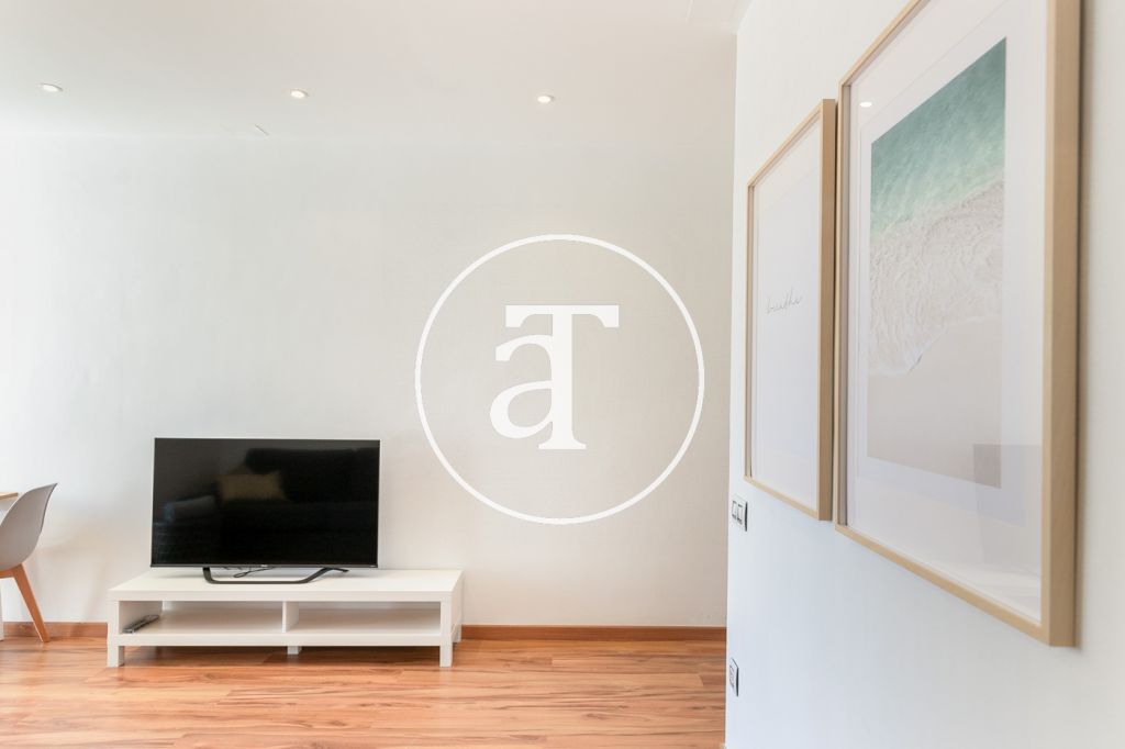 Monthly rental apartment with 2 bedrooms, study and terrace near Park Güell 9