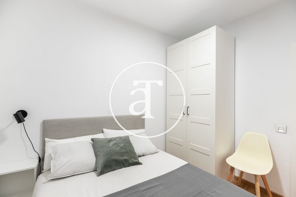 Monthly rental apartment with 2 bedrooms, study and terrace near Park Güell 19
