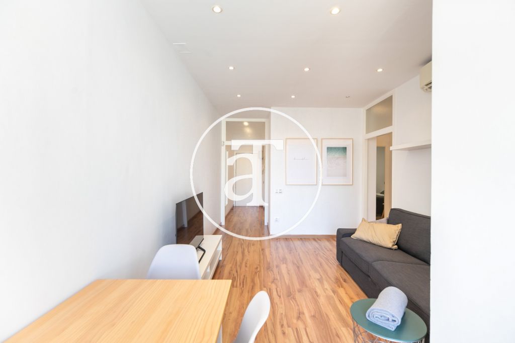 Monthly rental apartment with 2 bedrooms, study and terrace near Park Güell 5