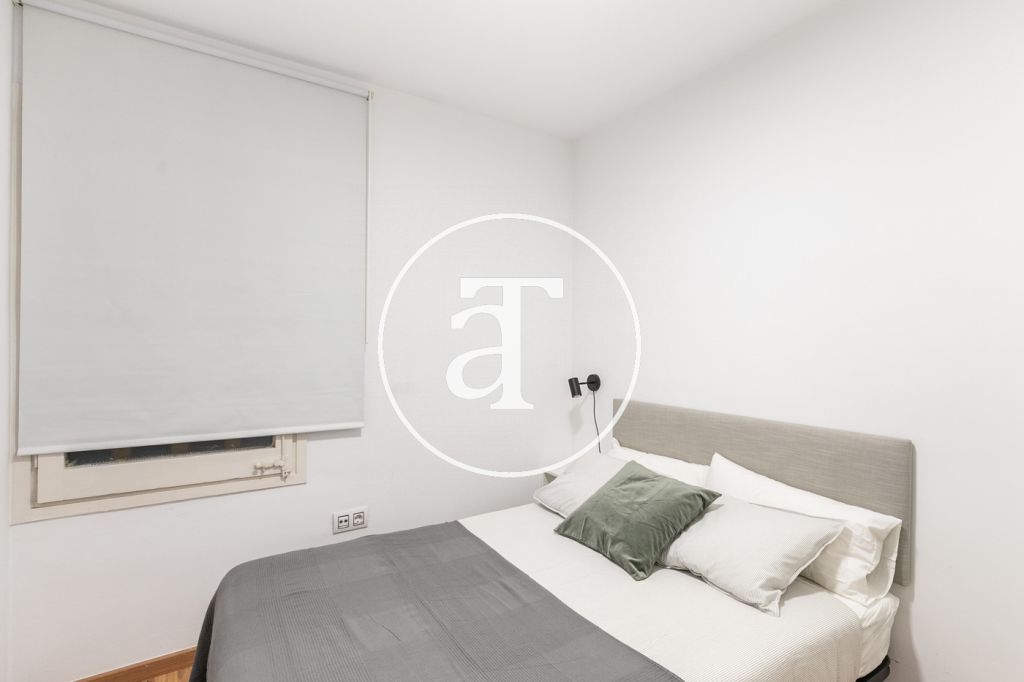 Monthly rental apartment with 2 bedrooms, study and terrace near Park Güell 17