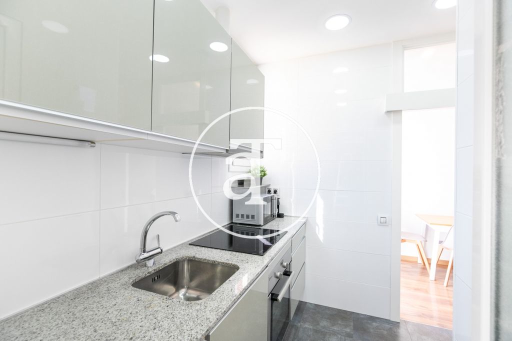 Monthly rental apartment with 2 bedrooms, study and terrace near Park Güell 12