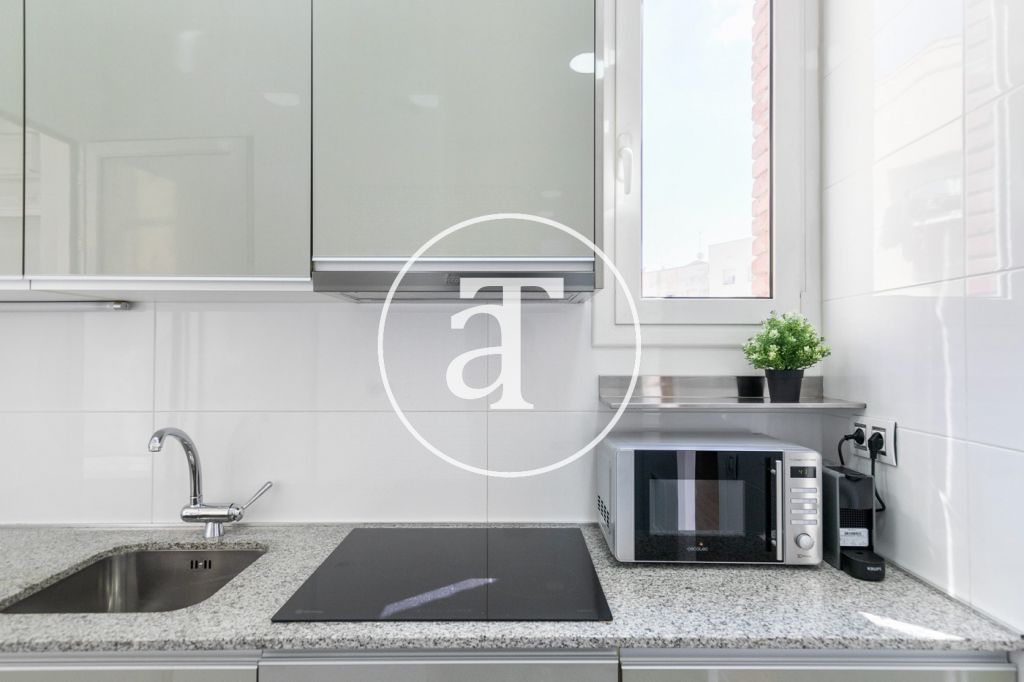 Monthly rental apartment with 2 bedrooms, study and terrace near Park Güell 15