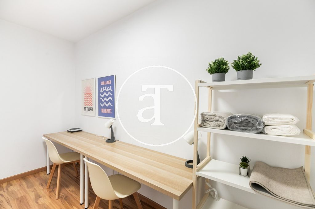 Monthly rental apartment with 2 bedrooms, study and terrace near Park Güell 24