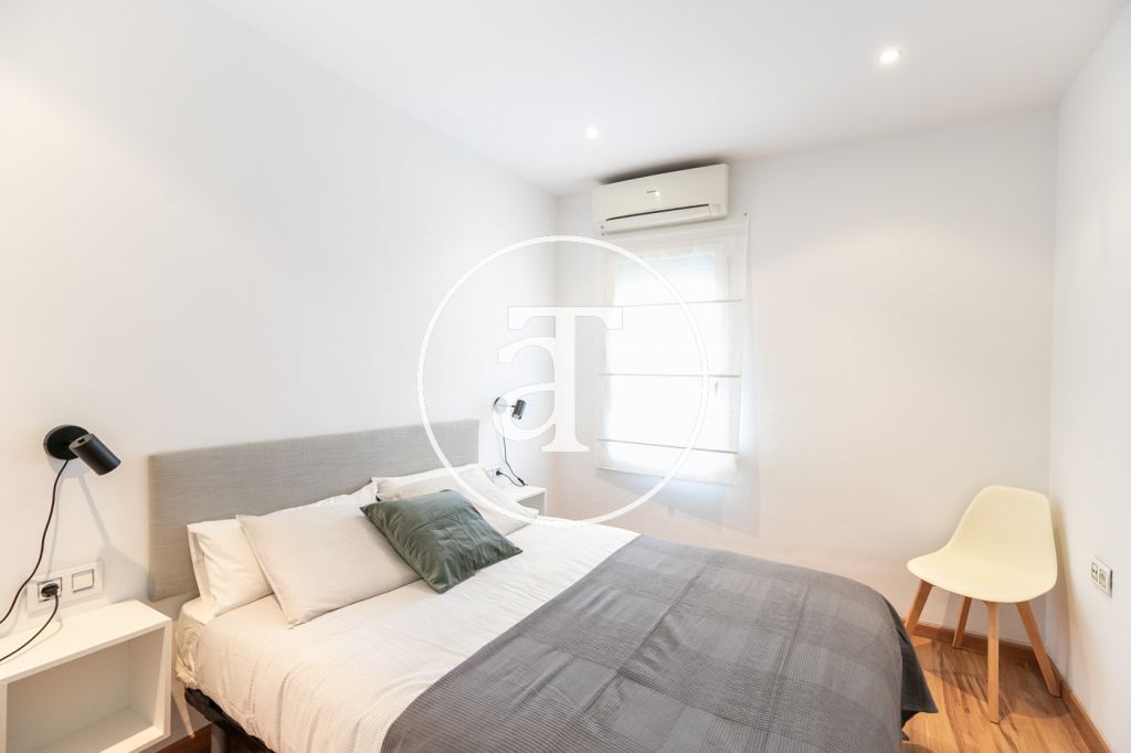Monthly rental apartment with 2 bedrooms, study and terrace near Park Güell 26