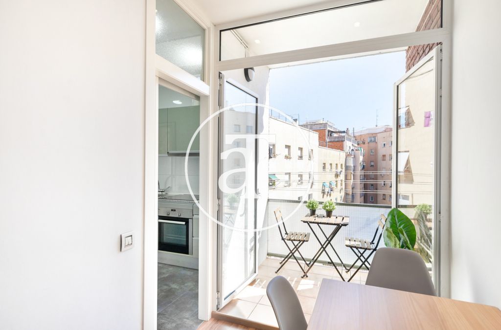 Monthly rental apartment with 2 bedrooms, study and terrace near Park Güell 10