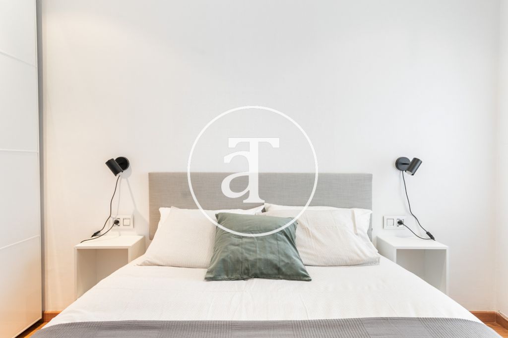 Monthly rental apartment with 2 bedrooms, study and terrace near Park Güell 28
