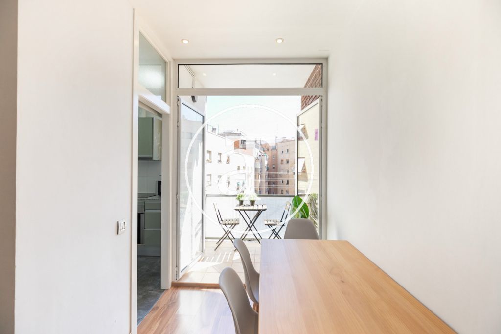 Monthly rental apartment with 2 bedrooms, study and terrace near Park Güell 11