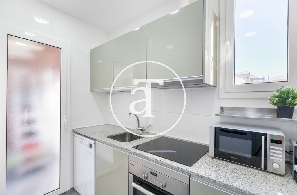 Monthly rental apartment with 2 bedrooms, study and terrace near Park Güell 13