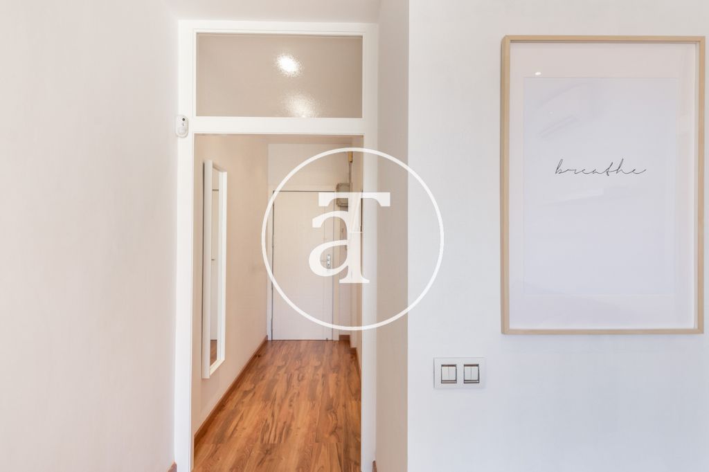 Monthly rental apartment with 2 bedrooms, study and terrace near Park Güell 37