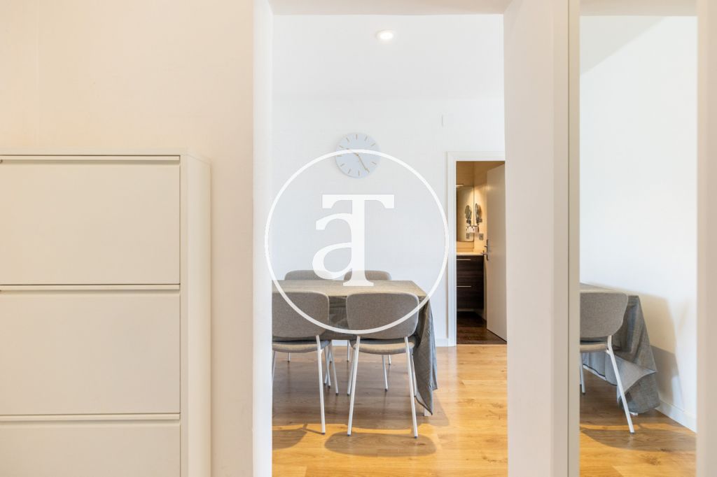Appartement temporaire à louer avec 1 chambre et studio avec 1 salle de bain et balcon à Sant Martí 12