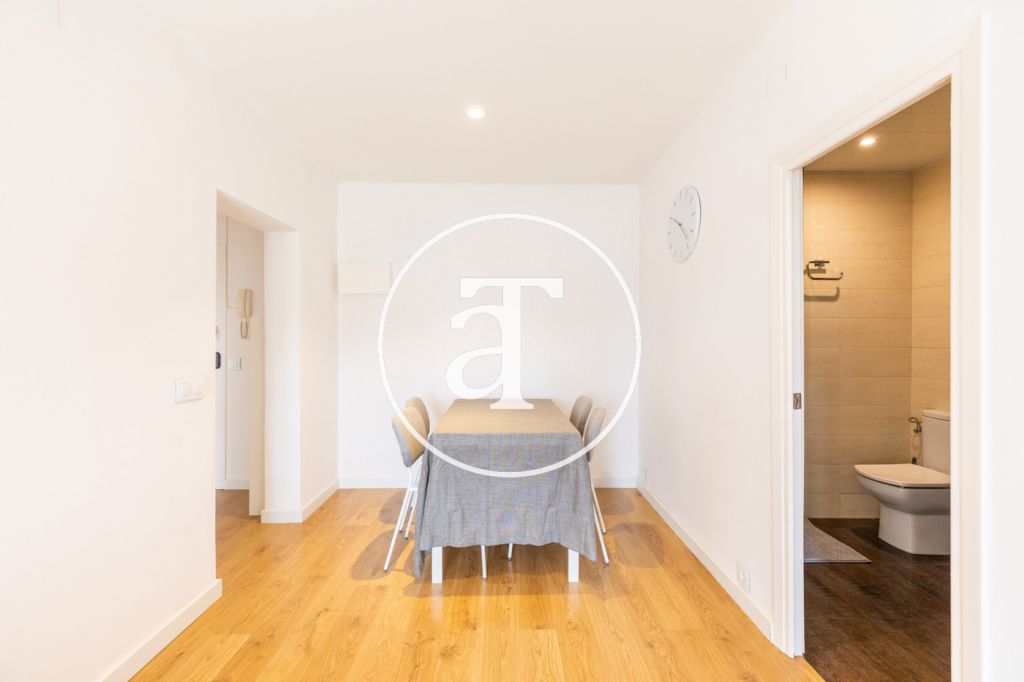 Appartement temporaire à louer avec 1 chambre et studio avec 1 salle de bain et balcon à Sant Martí 4