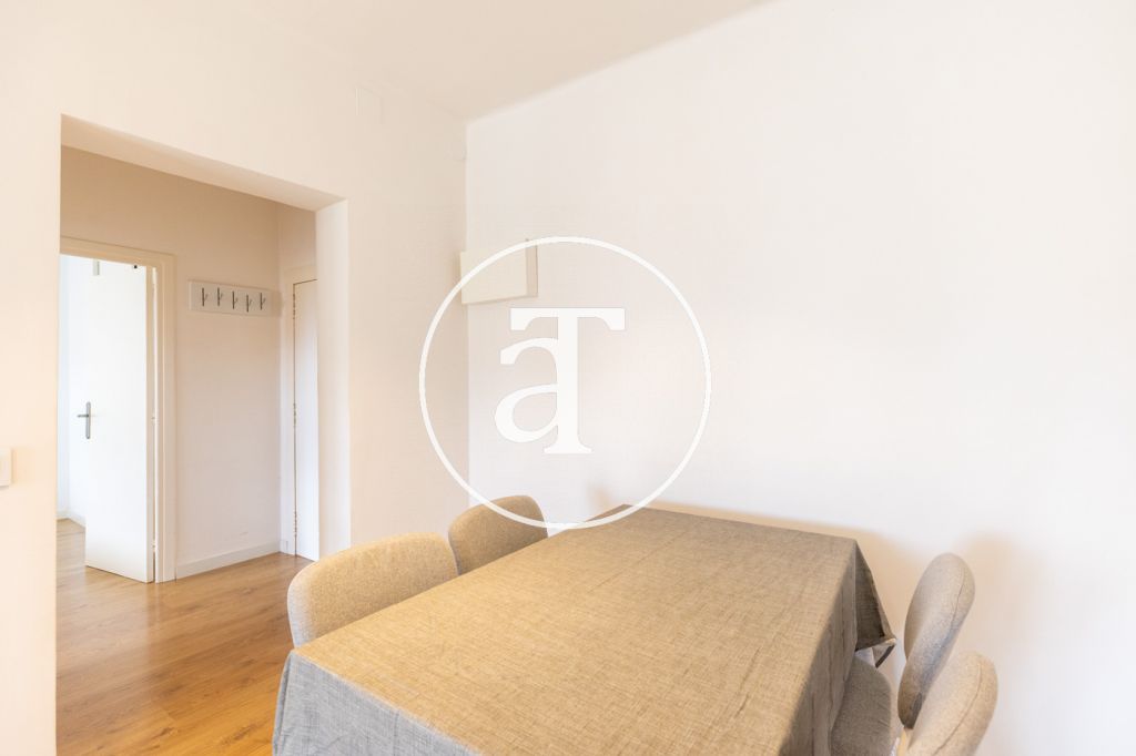 Appartement temporaire à louer avec 1 chambre et studio avec 1 salle de bain et balcon à Sant Martí 6