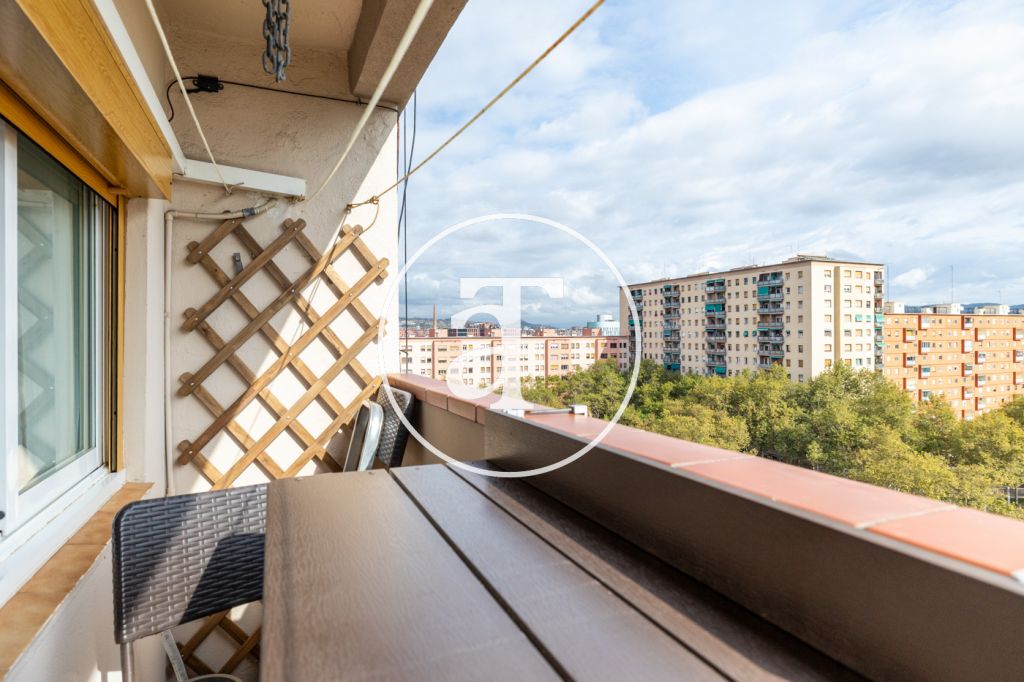 Appartement temporaire à louer avec 1 chambre et studio avec 1 salle de bain et balcon à Sant Martí 17