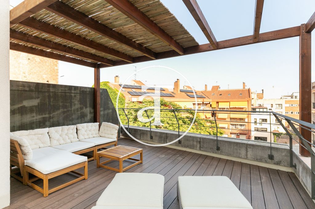 Piso de alquiler temporal con 2 habitaciones dobles y 2 terrazas a pasos de Plaza de Lesseps