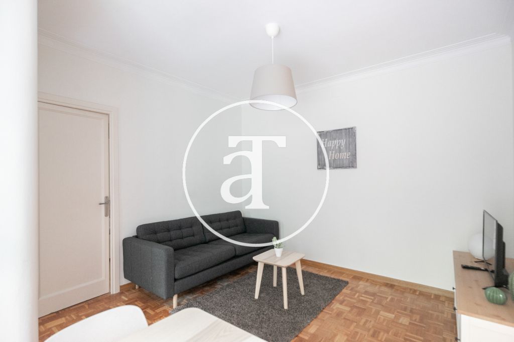 Comfortable and bright furnished apartment in Eixample Dreta 2