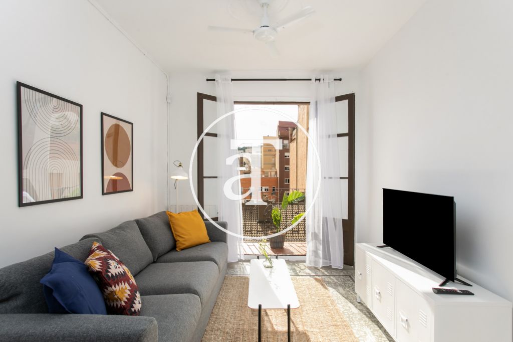 Modern apartment for rent, steps away from the Poble Sec subway in Barcelona 1