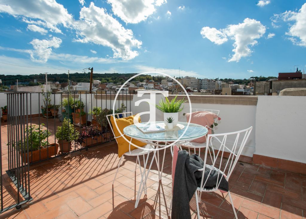 Fabulously furnished and equipped penthouse apartment steps away from Poble Sec 1