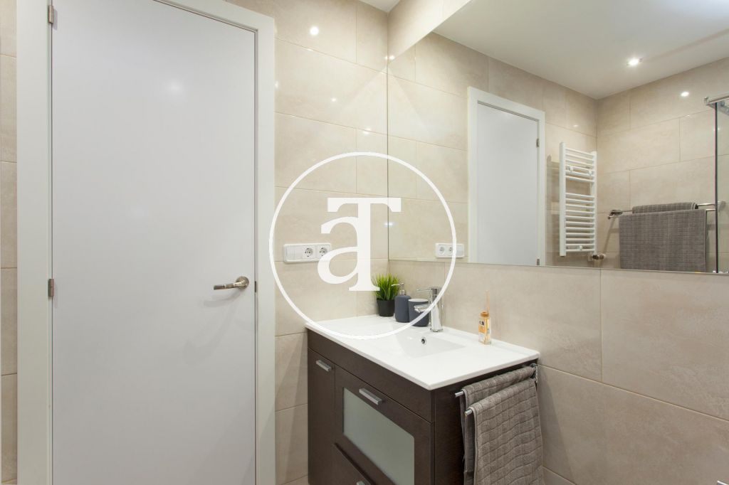 Fantastic and spacious apartment in Calle Madrazo 26